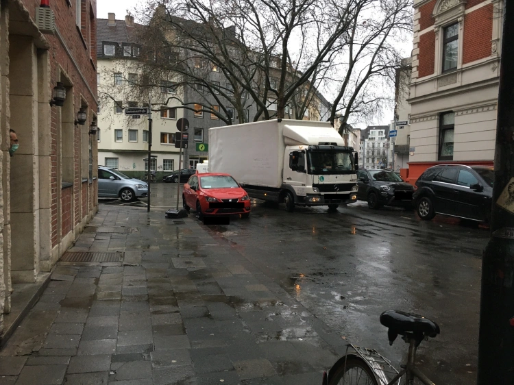 How to Secure Parking Space for Furniture Delivery in Germany