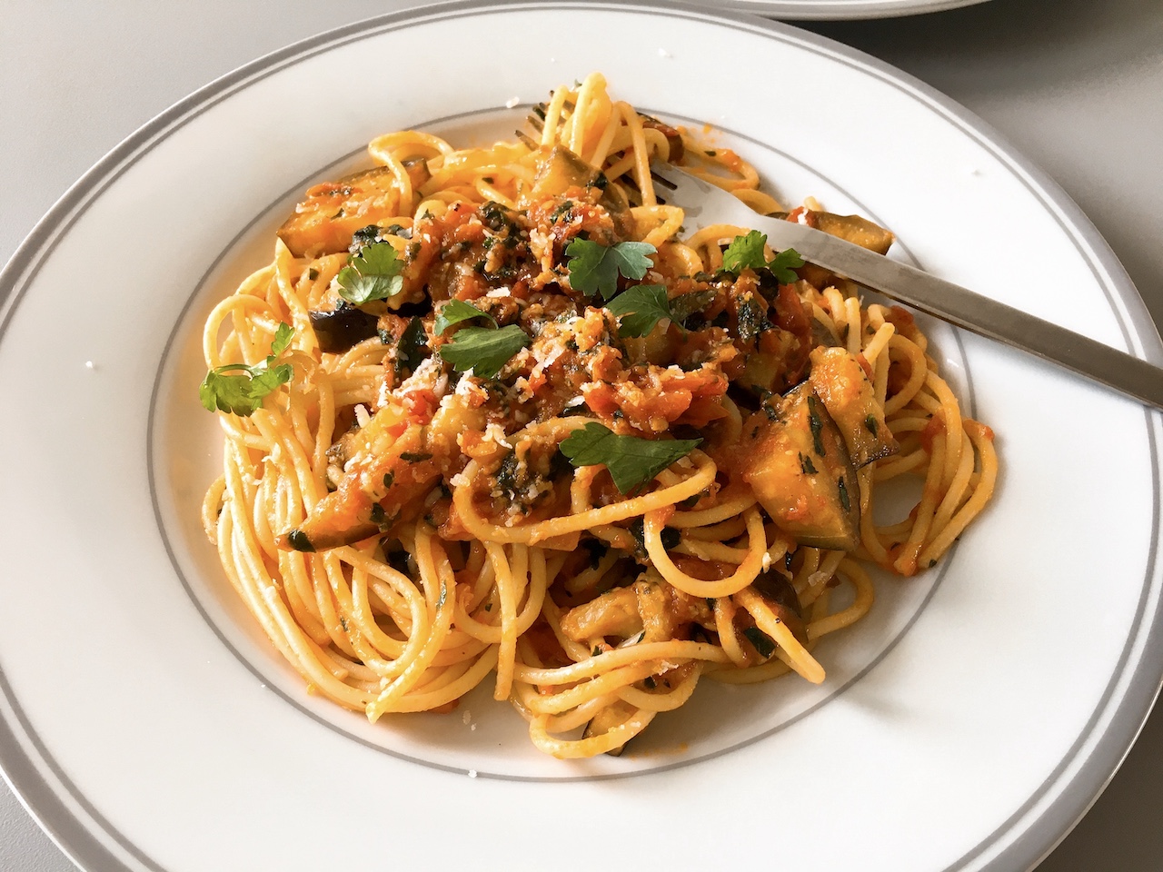 Basic Tomato Sauce Spaghetti with Aubergine