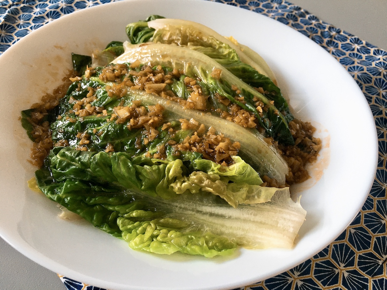 Easy Garlicky Oyster Sauce Lettuce in 5 Minutes