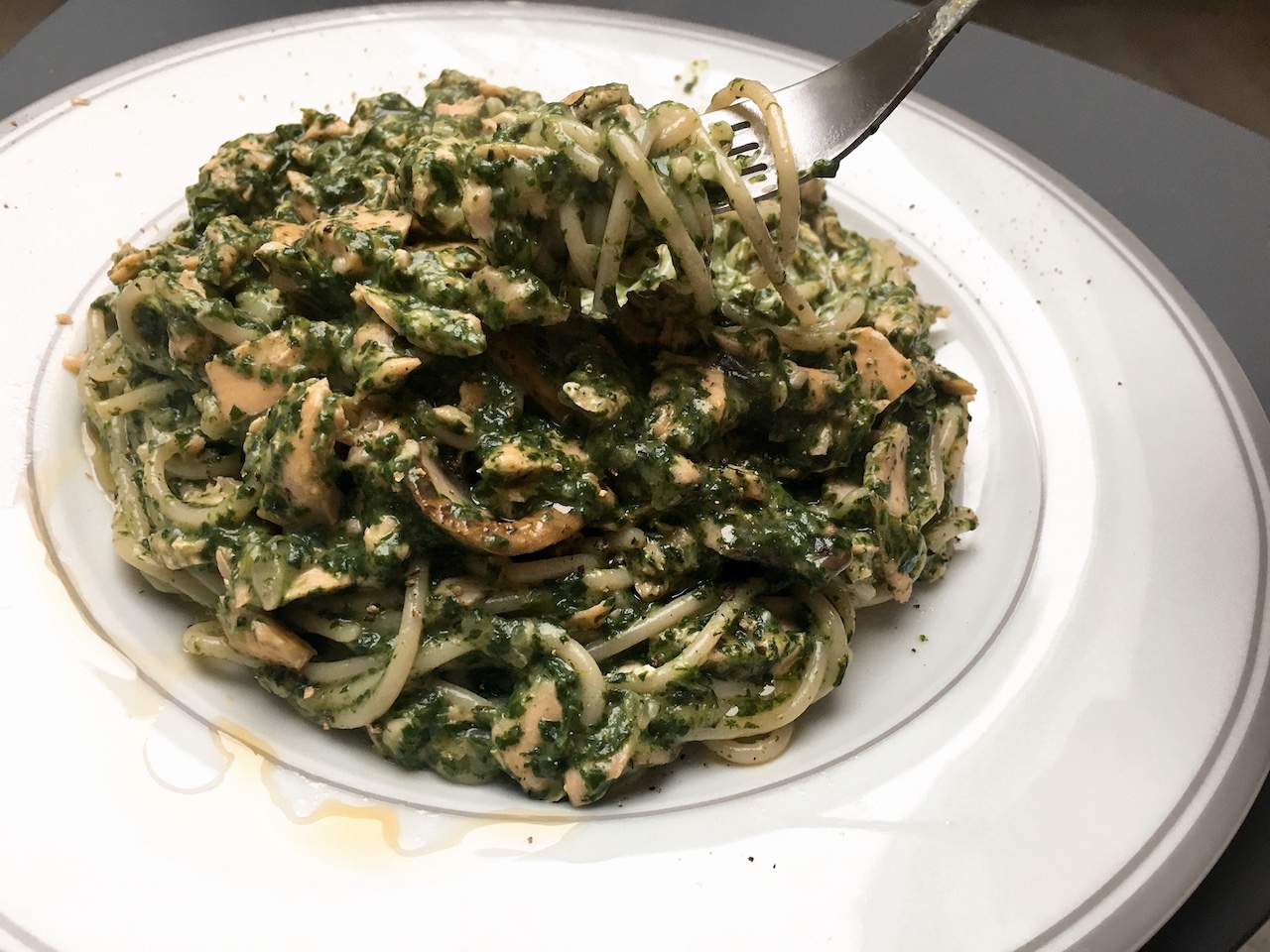 Salmon Spinach Spaghetti in Forest Sauce