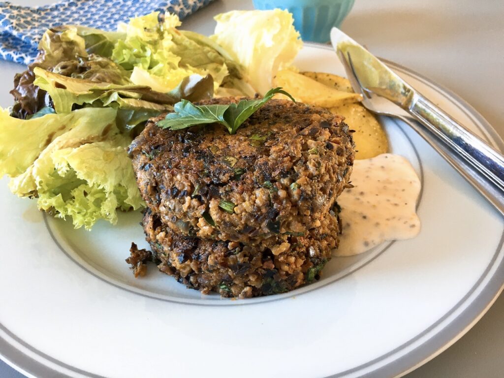 Veggie Burger Patty: Spiced Millet with Red Cabbage