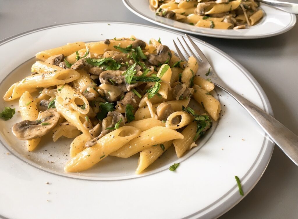 Simple Creamy Mushroom Penne in 15 mins