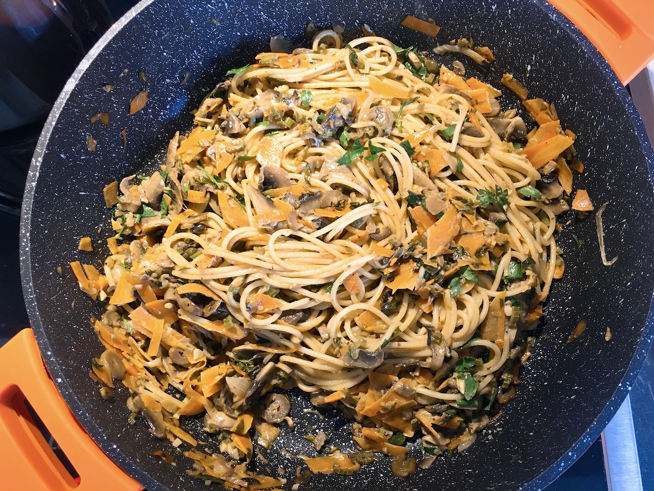 Vegetarian Mushroom Stroganoff Spaghetti Without Sour Cream