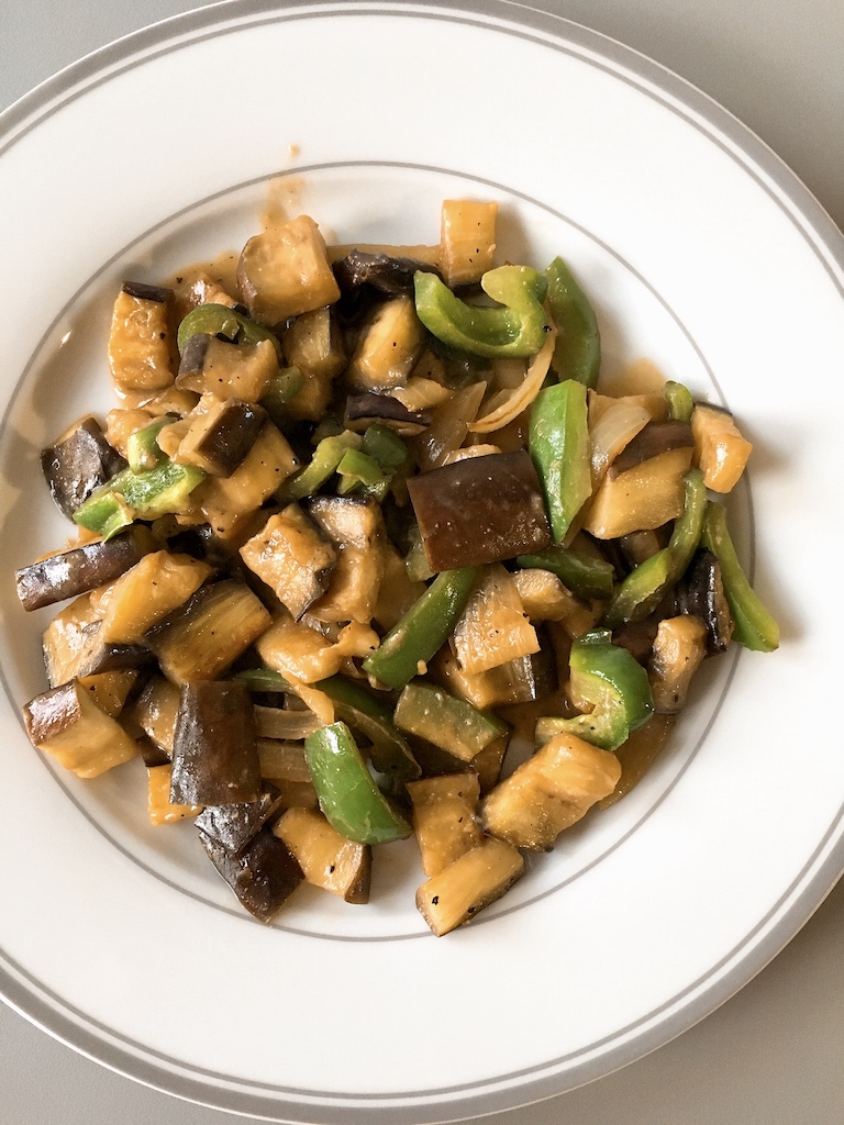 Aubergine and green pepper stir-fried with sweet miso sauce.