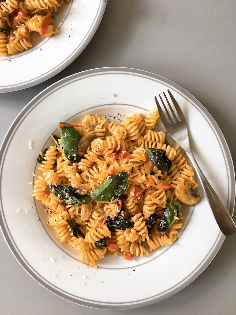 Tomato basil garlic fusilli.