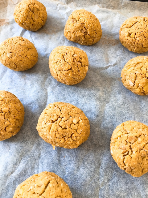 Vegan meatball made with chickpeas.