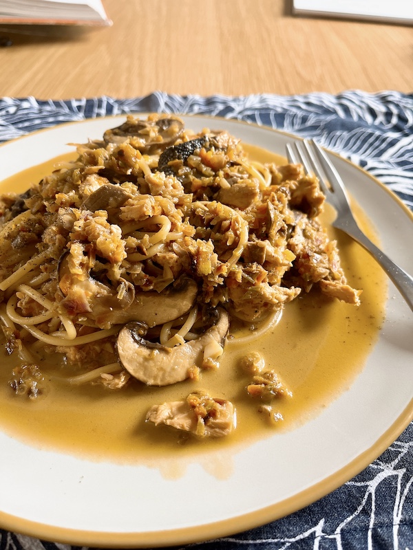 Delicious easy pasta for home lunch.