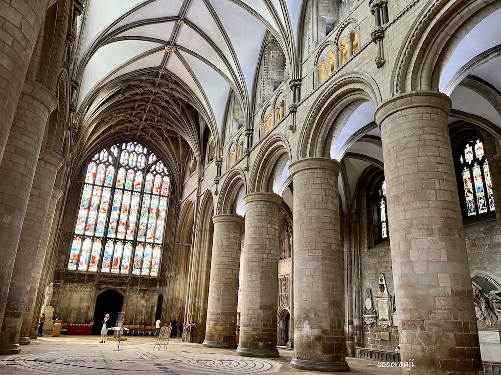 Cylindrical drum pillars in the nave of Gloucester Cathedral.