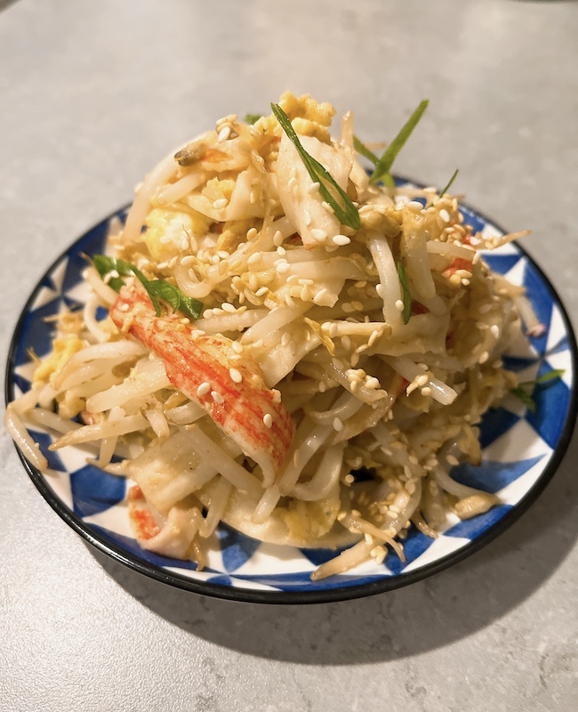 A Japanese stir-fry bean sprouts recipe with eggs.