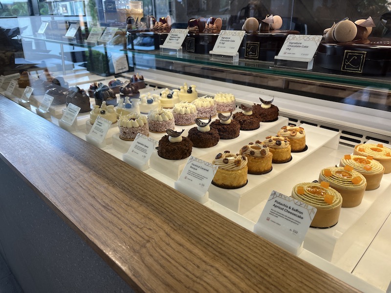 Lavonne café offers delicious cakes in many varieties.