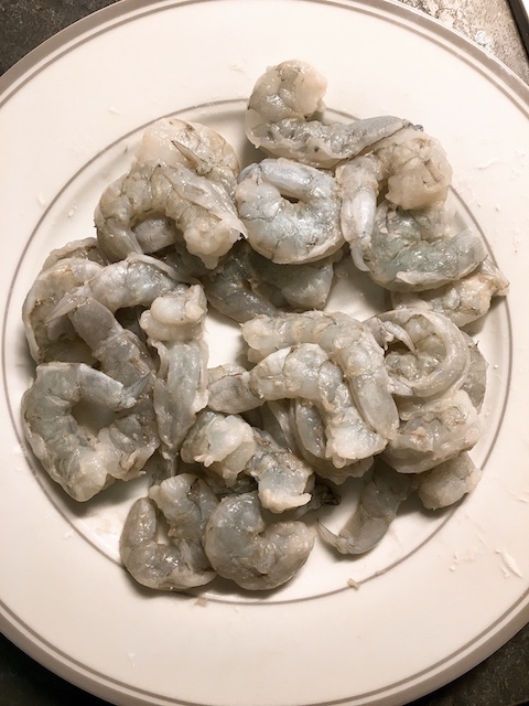 Frozen raw prawns after thawed.