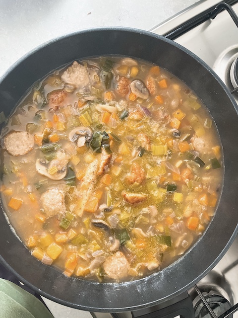 Making of one-pot mixed root vegetables soup.