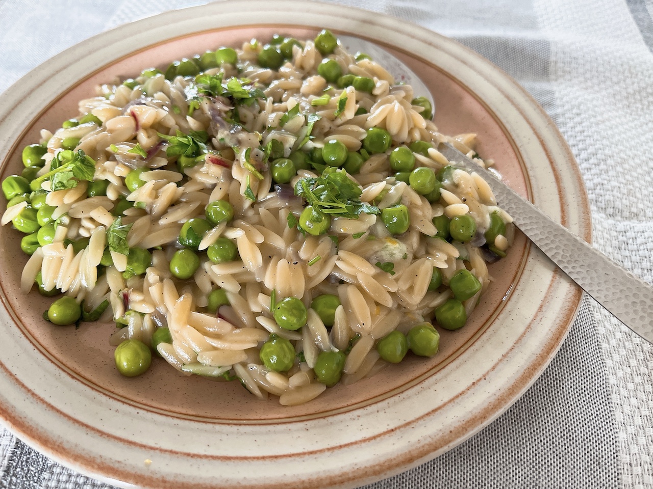 Orzo with peas.