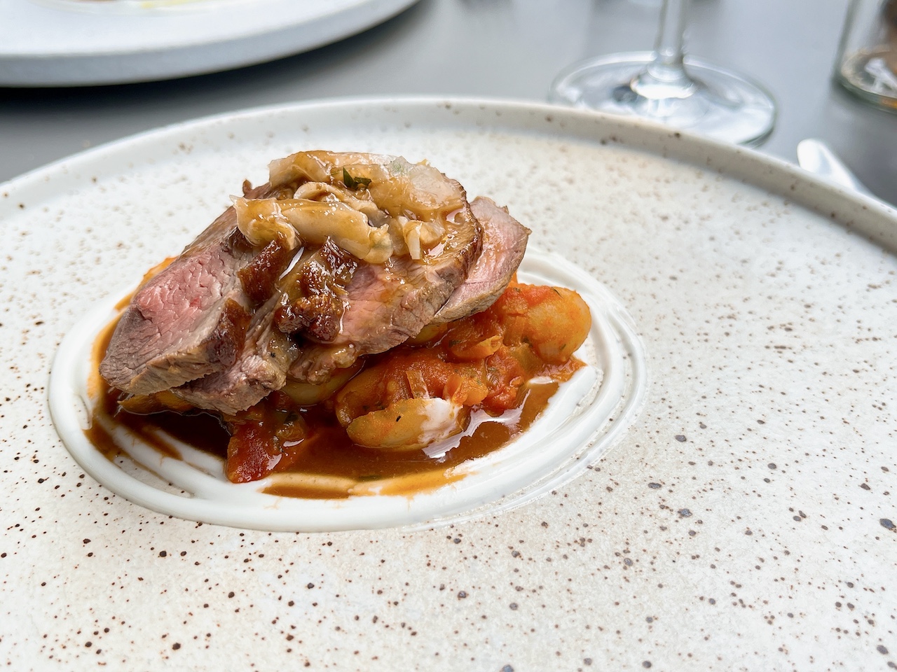 BOX-E: lamb with cannellini beans.