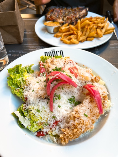 Chicken fillet salad in Toulouse.