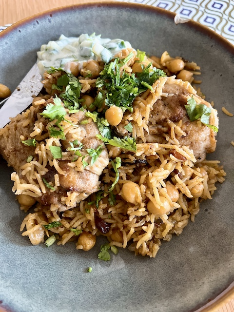 Persian chicken rice with chickpea.